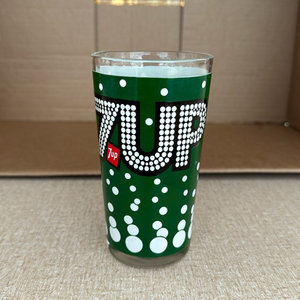 Vintage 7up Soda Drinking Glass